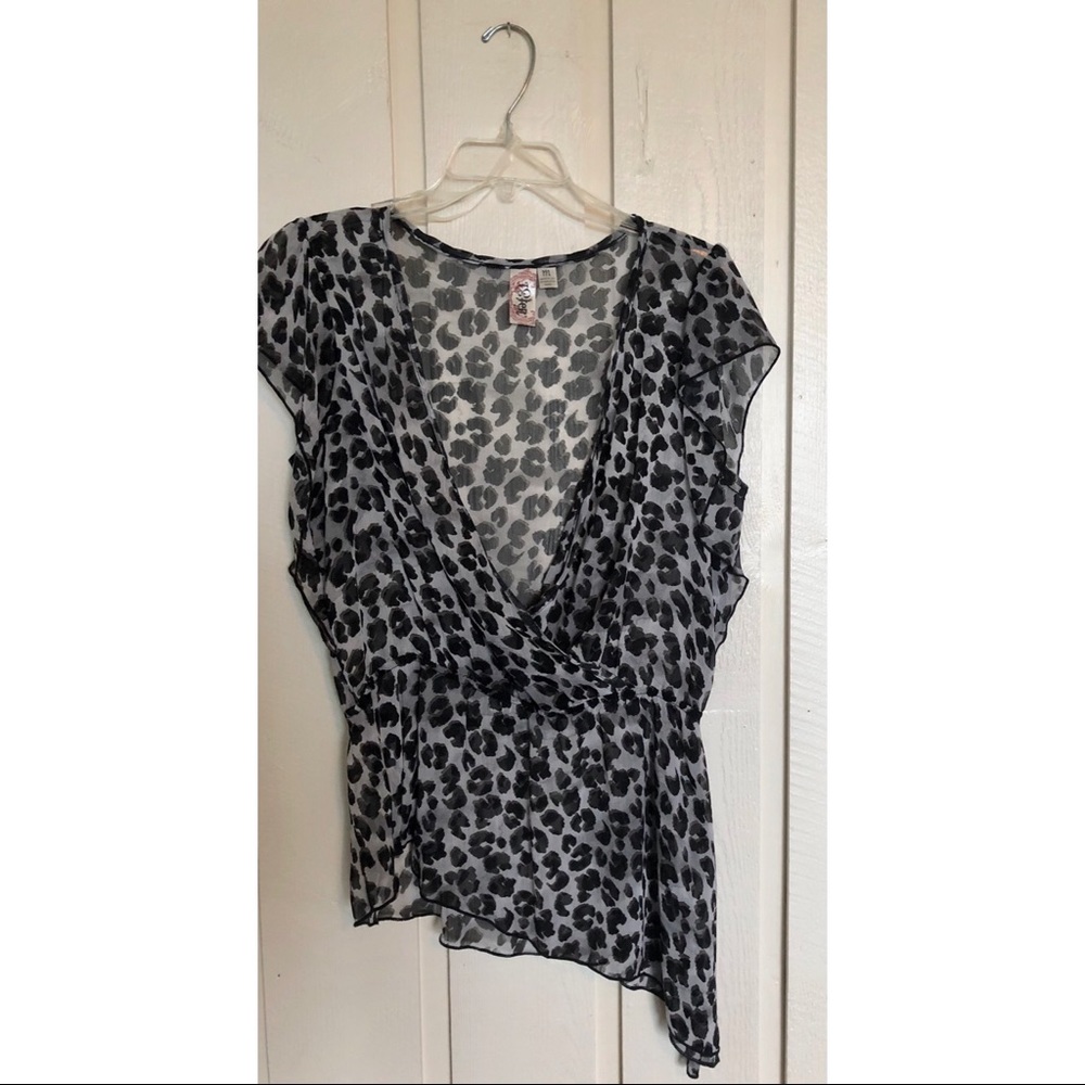 Leopard print angle peplum top
